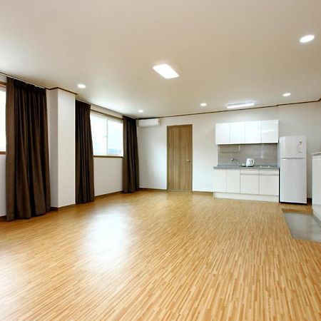 Traum Hotel y Condo Gapyeong Exterior foto