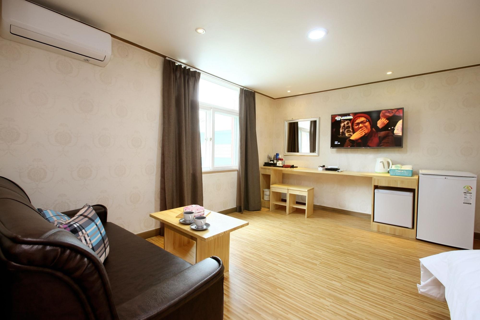 Traum Hotel y Condo Gapyeong Exterior foto