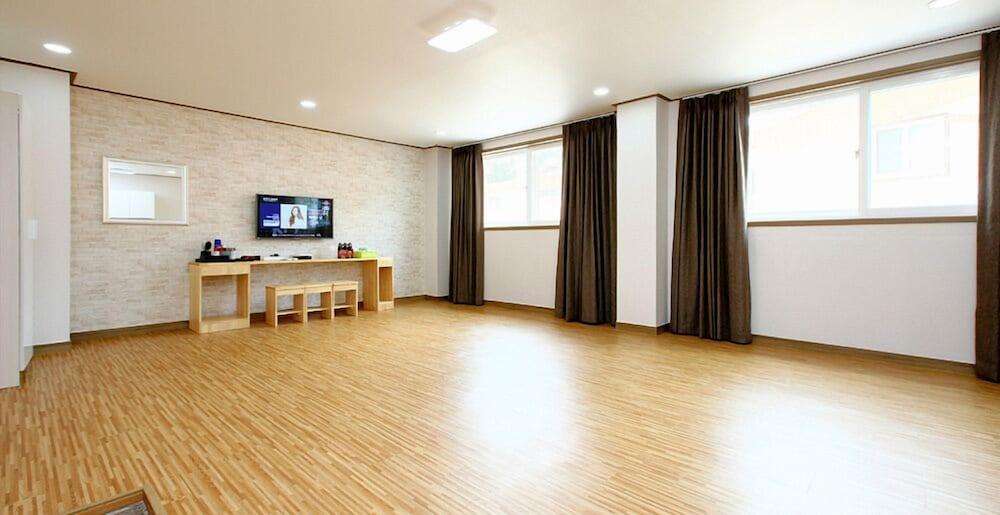 Traum Hotel y Condo Gapyeong Exterior foto