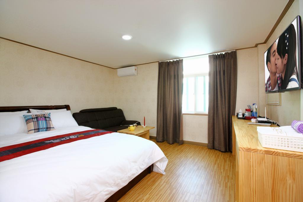 Traum Hotel y Condo Gapyeong Exterior foto